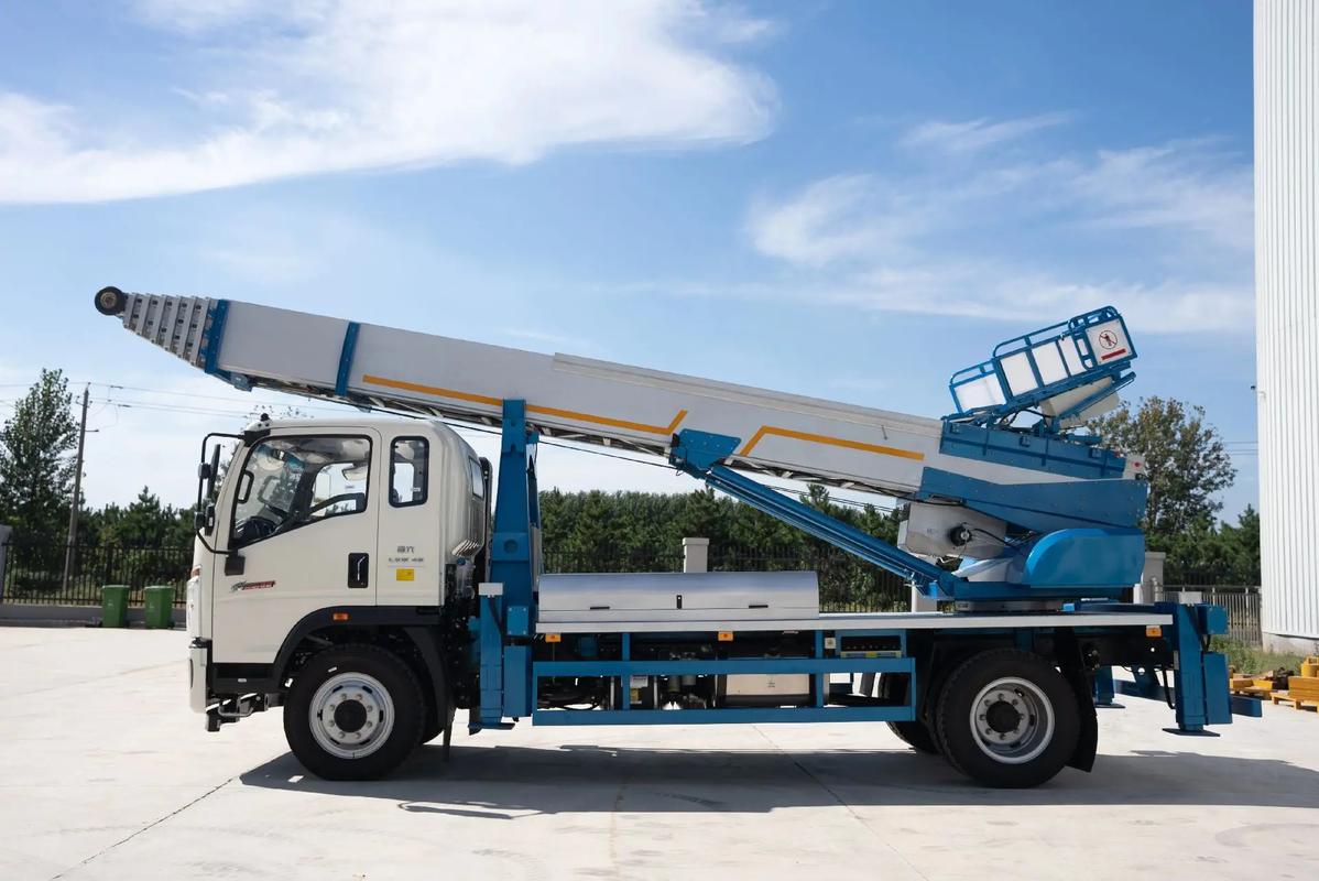 张家口宣化云梯上料车租赁费用